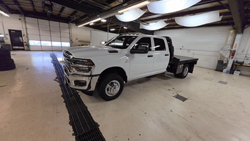 New 2026 RAM 3500 Tradesman Crew Cab Chassis 4x4 60' Ca