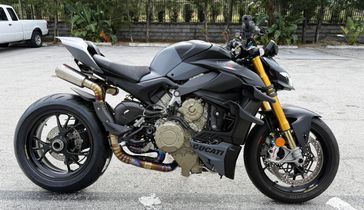 2023 Ducati Streetfighter V4 S 