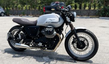 2021 Moto Guzzi V7 Special E5  SILVER