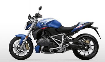 2023 BMW R 1250 R  in a RACING BLUE METALLIC exterior color. Cross Country Cycle 201-288-0900 crosscountrycycle.net 