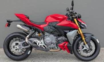 2025 Ducati Streetfighter V2 S 