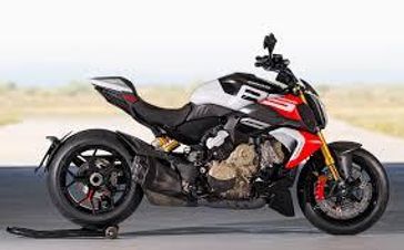 New 2026 Ducati Diavel V4 RS