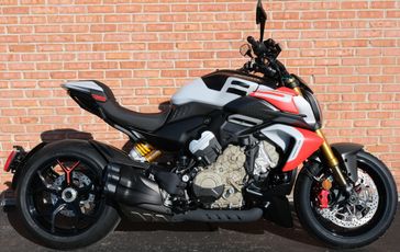 New 2026 Ducati Diavel V4 RS 