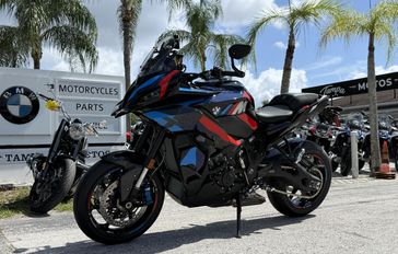 2026 BMW M 1000 XR