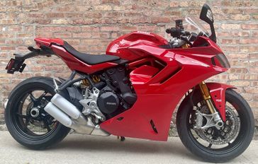 2023 Ducati SuperSport 950 S in a Red exterior color. Motoworks Chicago 312-738-4269 motoworkschicago.com 