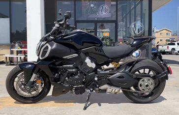 Used 2023 Ducati DIAVELV4 