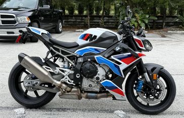 2026 BMW M 1000 R