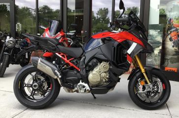 New 2025 Ducati MULTISTRADA V4 PIKES PEAK 