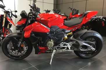 New 2025 Ducati STREETFIGHTER V43G 