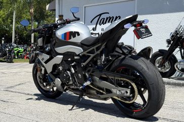 2026 BMW M 1000 R