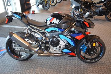 2025 BMW M 1000 R