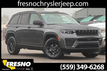 New 2026 Jeep Grand Cherokee Laredo Altitude 4x4