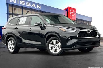 Used 2024 Toyota Highlander LE
