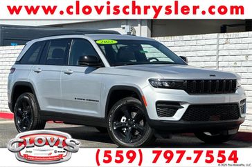 New 2025 Jeep Grand Cherokee Altitude X 4x4