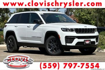 New 2027 Jeep Grand Cherokee Laredo Altitude