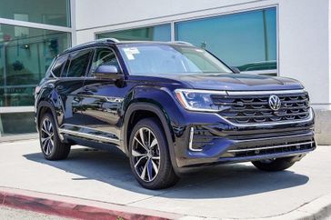 New 2025 Volkswagen Atlas 2.0T SEL Premium R-Line
