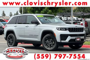 New 2026 Jeep Grand Cherokee Laredo Altitude 4x4