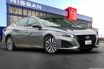 Used 2024 Nissan Altima 2.5 SV