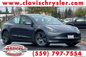 2022 Tesla Model 3 Long Range in a Gray exterior color. Clovis Chrysler Dodge Jeep RAM 559-314-1399 clovischryslerdodgejeepram.com 