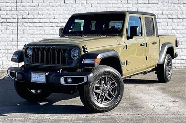 New 2026 Jeep Gladiator Sport S 4x4
