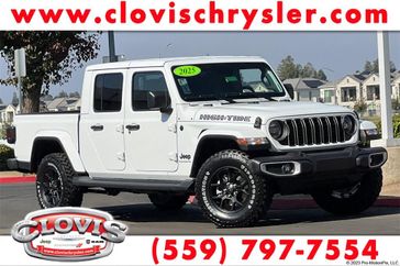 New 2025 Jeep Gladiator High Tide 4x4