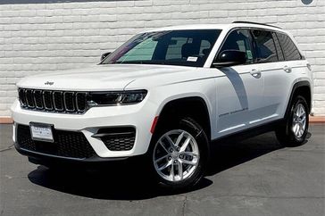 New 2025 Jeep Grand Cherokee Laredo X 4x4