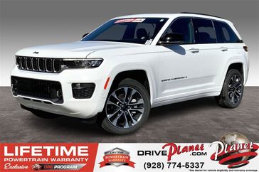2024 Jeep Grand Cherokee Overland 4x4 in a Bright White Clear Coat exterior color and Global Blackinterior. Planet Chrysler Dodge Jeep Ram FIAT of Flagstaff (928) 569-5797 planetchryslerdodgejeepram.com 