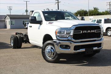 2023 RAM 3500 Chassis Cab Tradesman/SLT