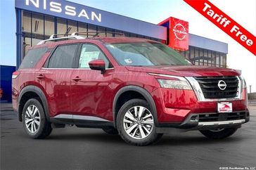 New 2025 Nissan Pathfinder SL