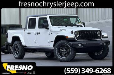 2024 Jeep Gladiator Willys 4x4 in a Bright White Clear Coat exterior color. Fresno Chrysler Dodge Jeep RAM 559-206-5254 fresnochryslerjeep.com 