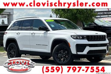 New 2026 Jeep Grand Cherokee Laredo Altitude 4x4