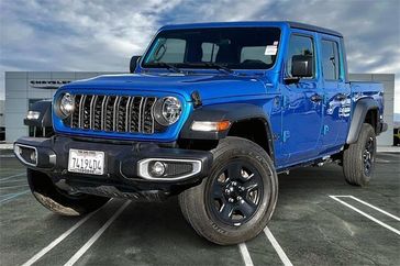 2024 Jeep Gladiator Sport's photo