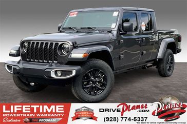 2023 Jeep Gladiator Sport S 4x4 in a Granite Crystal Metallic Clear Coat exterior color and Blackinterior. Planet Chrysler Dodge Jeep Ram FIAT of Flagstaff (928) 569-5797 planetchryslerdodgejeepram.com 