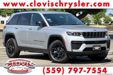 New 2026 Jeep Grand Cherokee Laredo Altitude 4x4
