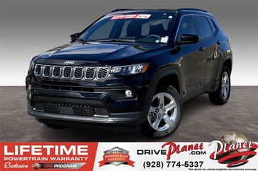 2024 Jeep Compass Latitude 4x4 in a Diamond Black Crystal Pearl Coat exterior color and Blackinterior. Planet Chrysler Dodge Jeep Ram FIAT of Flagstaff (928) 569-5797 planetchryslerdodgejeepram.com 