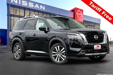 New 2025 Nissan Pathfinder Platinum