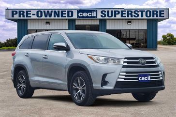 Used 2017 Toyota Highlander LE