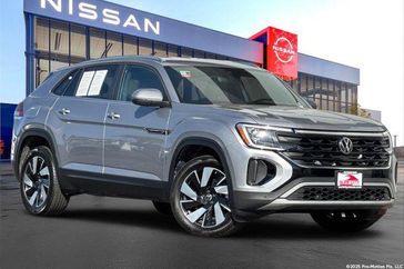 Used 2025 Volkswagen Atlas Cross Sport 2.0T SE w/Technology