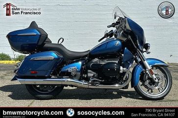 2023 BMW R 18 Transcontinental in a GRAVITY BLUE METALLIC exterior color. SoSo Cycles 877-344-5251 sosocycles.com 
