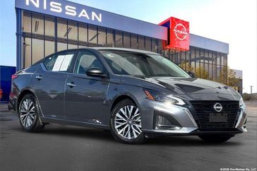 Used 2025 Nissan Altima 2.5 SV