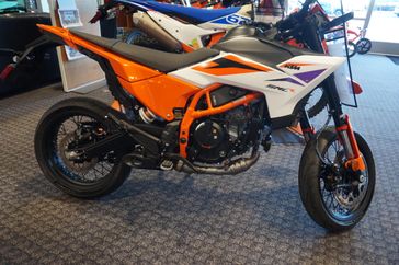 New 2025 KTM 390 SMC R 