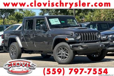 New 2026 Jeep Gladiator Sport S 4x4