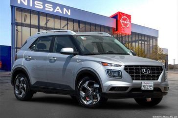 Used 2025 Hyundai Venue SEL