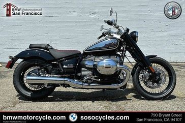 2023 BMW R 18 in a CLASSIC CHROME exterior color. SoSo Cycles 877-344-5251 sosocycles.com 