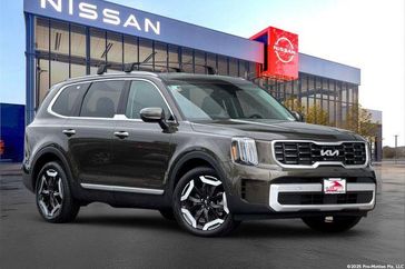 Used 2025 Kia Telluride S