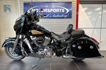 2018 Indian Motorcycle CHIEFTAIN CLASSIC  in a BLACK exterior color. Wagner Motorsports (508) 581-5950 wagnermotorsport.com 