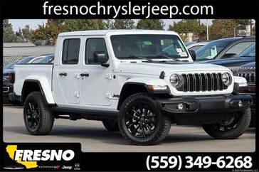 2025 Jeep Gladiator Nighthawk 4x4