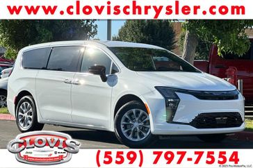 New 2027 Chrysler Pacifica Select Awd