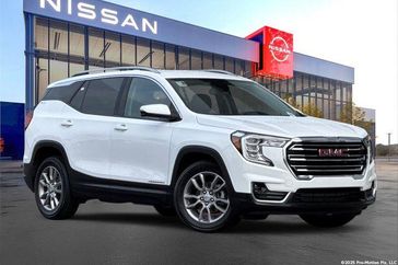 Used 2024 GMC Terrain SLT