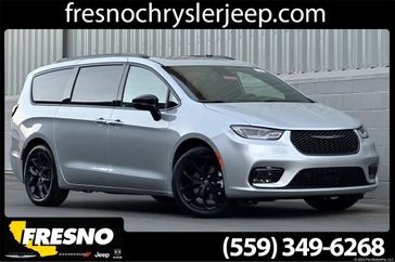 New 2026 Chrysler Pacifica Limited